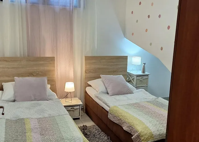 Apartment Cvita & Roza *